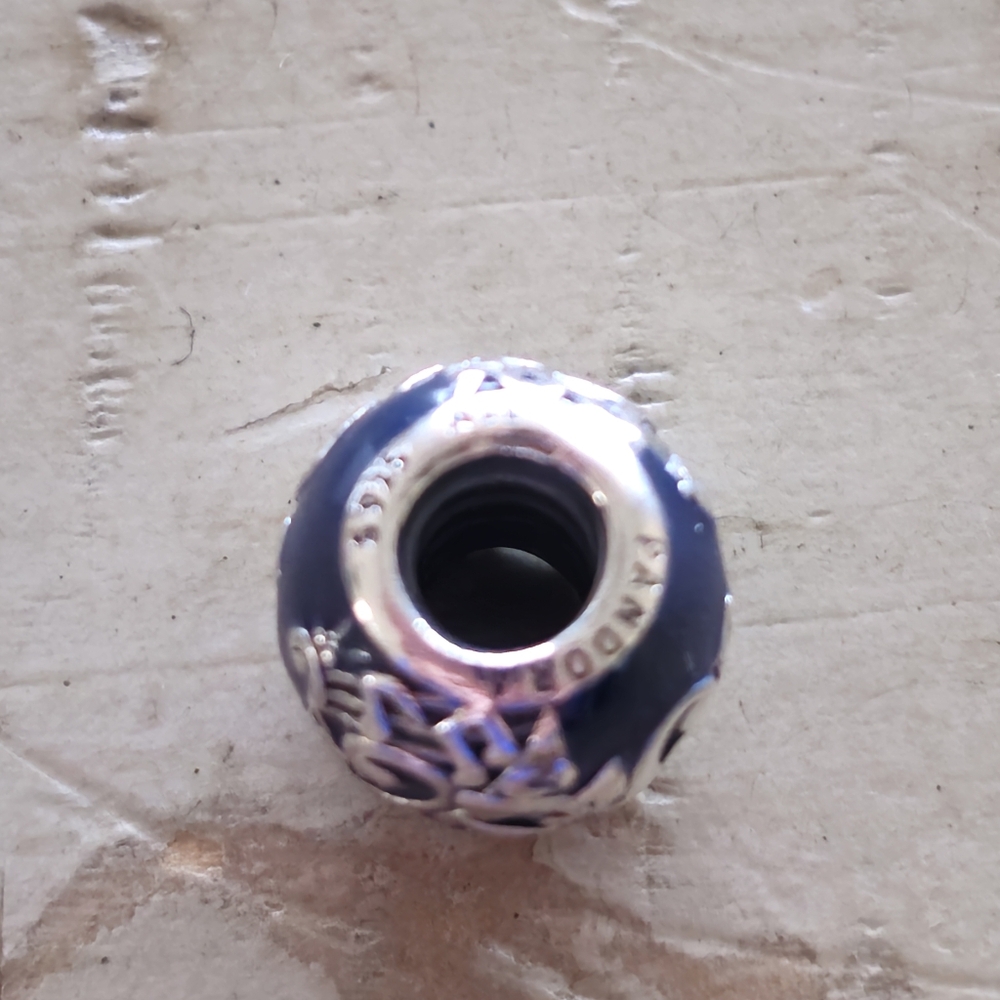 Walt Disney World Disney Parks 2016 Mickey Pandora charm Sterling - Picture 2 of 5